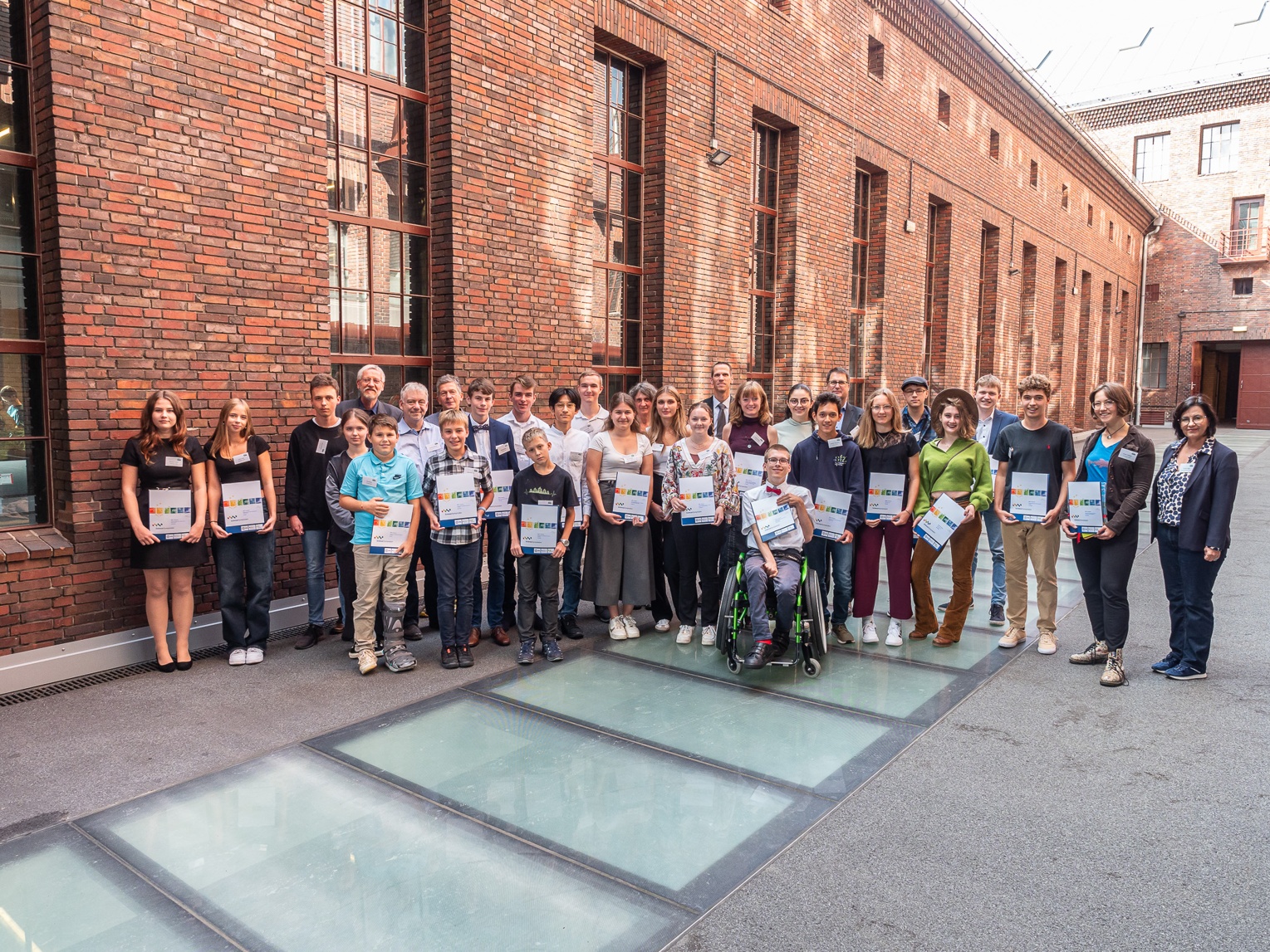 Winners of the best projects after the award ceremony in the 33rd National Environment Competition (BUW) in Berlin at the betterplace Umspannwerk bUm.